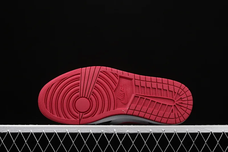 All categories Air Jordan Jordan series basketball shoes Air Jordan 1 Mid Air Jordan 1 Mid AJ1 Joe 1 black and red toe Zhongbang series basketball shoes 554724-066